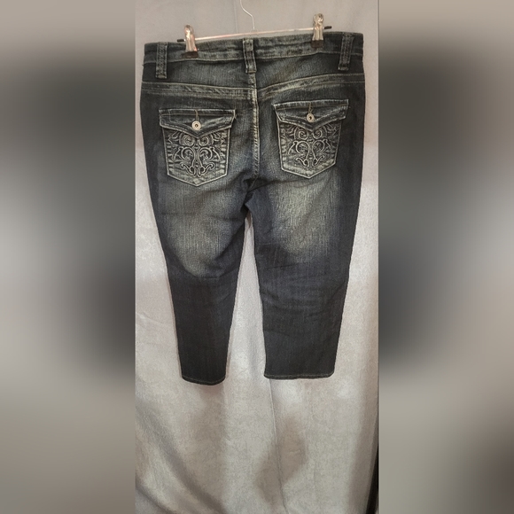 Women's Rupp Jean Capris - Picture 2 of 3